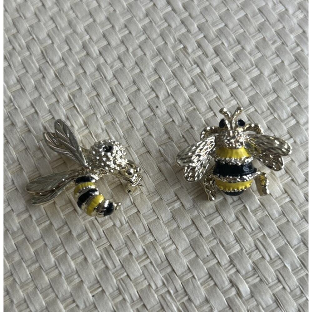 Vintage Set Of 2 Signed Gerry’s Stinging Bumblebee Bee Enamel Gold Tone Brooch